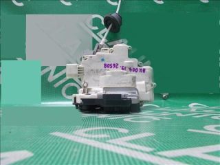 bontott AUDI A4 B7 Bal hátsó Ajtózár