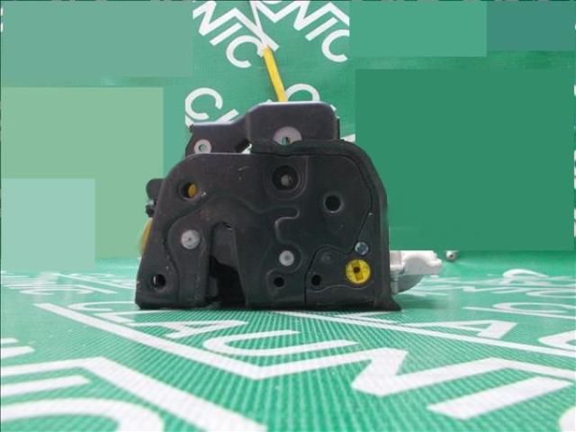 bontott AUDI A4 B7 Bal hátsó Ajtózár