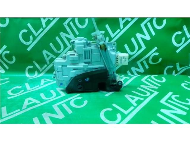 bontott AUDI A4 B7 Bal hátsó Ajtózár