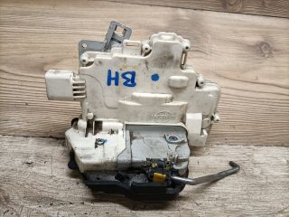 bontott AUDI A4 B7 Bal hátsó Ajtózár