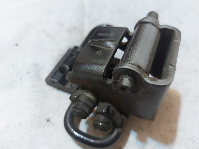 bontott AUDI A4 B7 Bal hátsó Alsó Zsanér