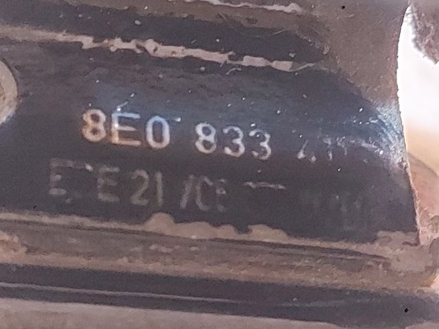 bontott AUDI A4 B7 Bal hátsó Alsó Zsanér