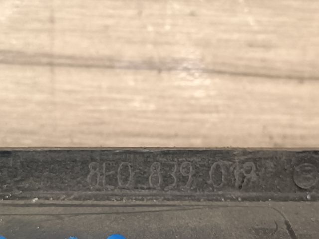 bontott AUDI A4 B7 Bal hátsó Belső Kilincs