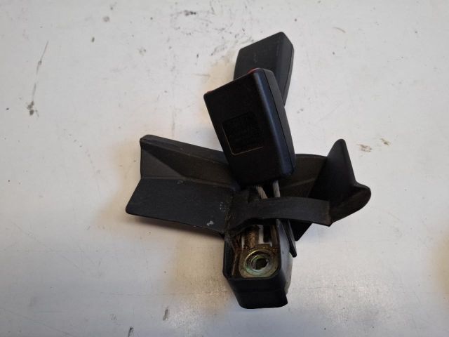 bontott AUDI A4 B7 Bal hátsó Biztonsági Öv Csat