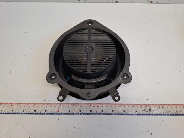 bontott AUDI A4 B7 Bal hátsó Hangszóró