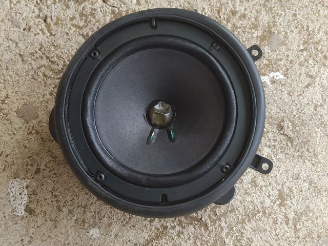 bontott AUDI A4 B7 Bal hátsó Hangszóró