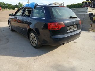 bontott AUDI A4 B7 Bal hátsó Kilincs Bowden