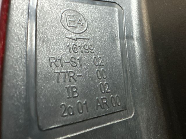 bontott AUDI A4 B7 Bal Hátsó Lámpa