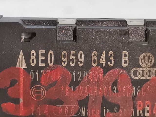 bontott AUDI A4 B7 Bal hátsó Oldal Ütközés Érzékelő