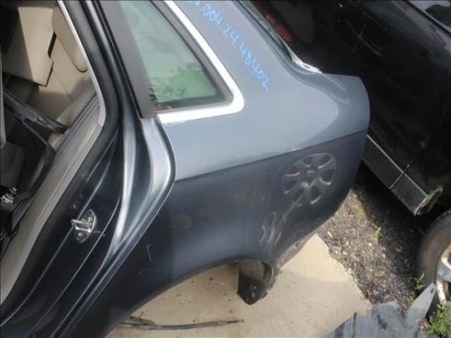 bontott AUDI A4 B7 Bal hátsó Sárvédő