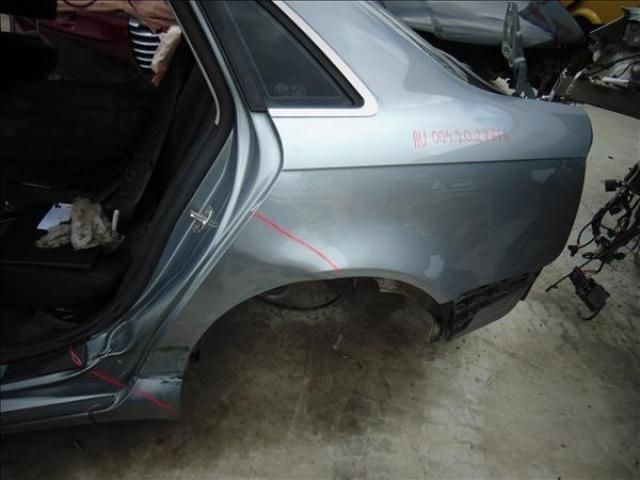 bontott AUDI A4 B7 Bal hátsó Sárvédő