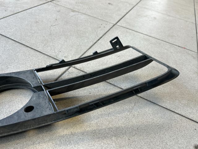 bontott AUDI A4 B7 Bal Ködlámpa Rács