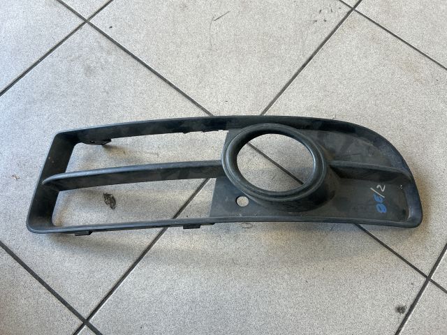 bontott AUDI A4 B7 Bal Ködlámpa Rács
