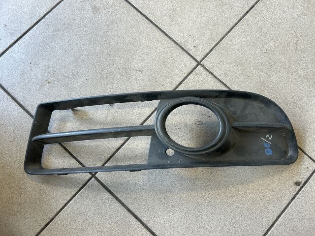 bontott AUDI A4 B7 Bal Ködlámpa Rács