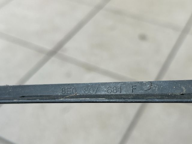 bontott AUDI A4 B7 Bal Ködlámpa Rács