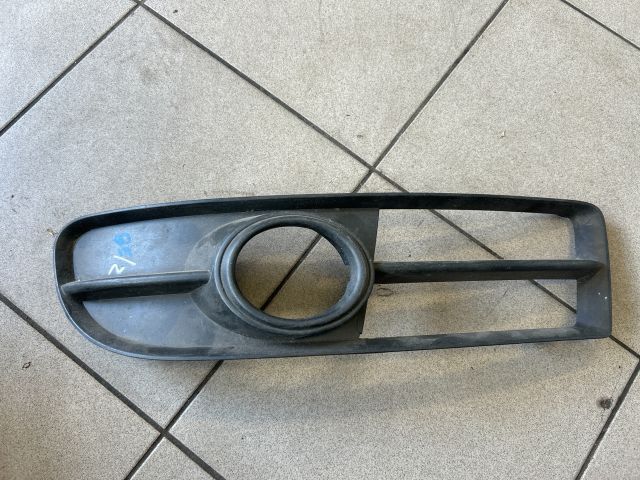 bontott AUDI A4 B7 Bal Ködlámpa Rács