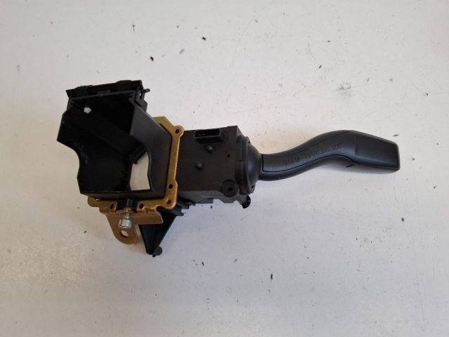 bontott AUDI A4 B7 Bal Kormánykapcsoló Irányjelző