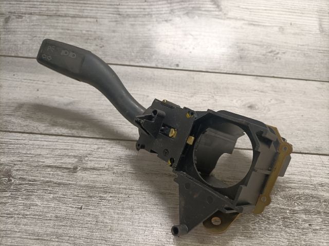 bontott AUDI A4 B7 Bal Kormánykapcsoló Irányjelző