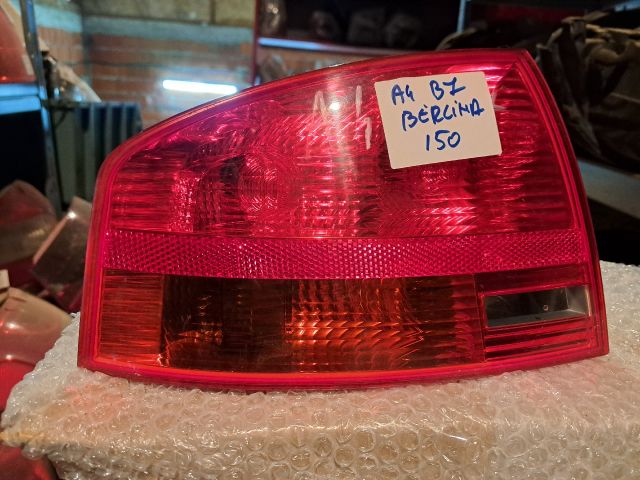 bontott AUDI A4 B7 Bal Külső Hátsó Lámpa