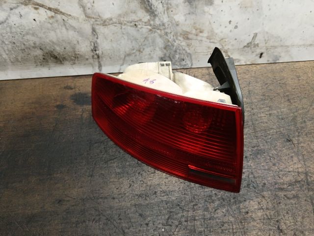 bontott AUDI A4 B7 Bal Külső Hátsó Lámpa