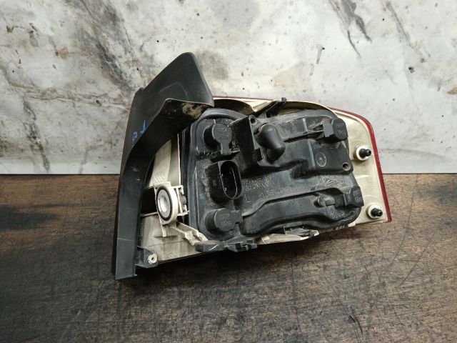 bontott AUDI A4 B7 Bal Külső Hátsó Lámpa