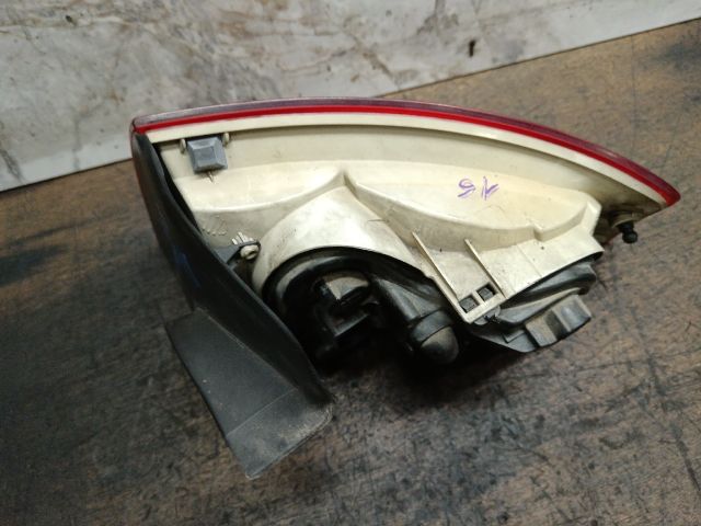 bontott AUDI A4 B7 Bal Külső Hátsó Lámpa