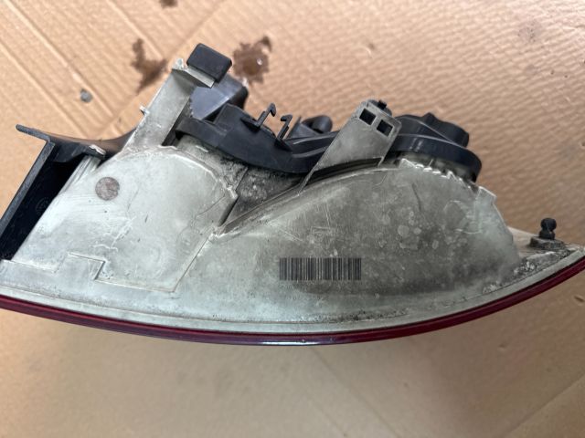 bontott AUDI A4 B7 Bal Külső Hátsó Lámpa