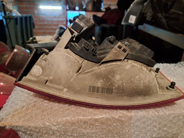 bontott AUDI A4 B7 Bal Külső Hátsó Lámpa