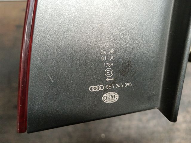 bontott AUDI A4 B7 Bal Külső Hátsó Lámpa