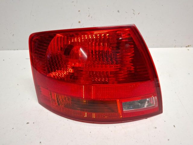 bontott AUDI A4 B7 Bal Külső Hátsó Lámpa