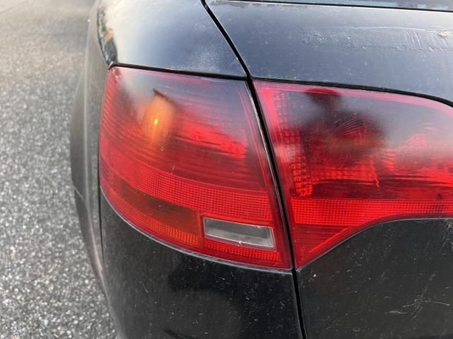 bontott AUDI A4 B7 Bal Külső Hátsó Lámpa