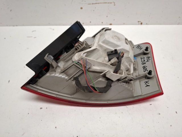 bontott AUDI A4 B7 Bal Külső Hátsó Lámpa