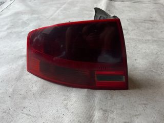 bontott AUDI A4 B7 Bal Külső Hátsó Lámpa