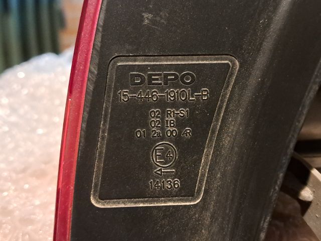 bontott AUDI A4 B7 Bal Külső Hátsó Lámpa