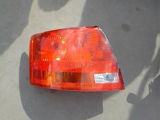 bontott AUDI A4 B7 Bal Külső Hátsó Lámpa