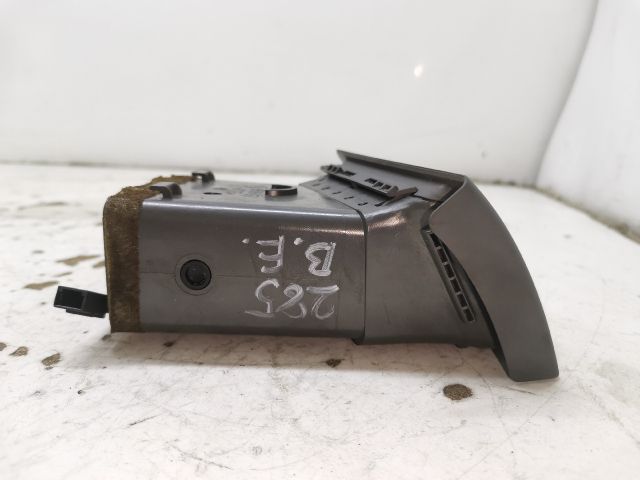 bontott AUDI A4 B7 Bal Szellőző