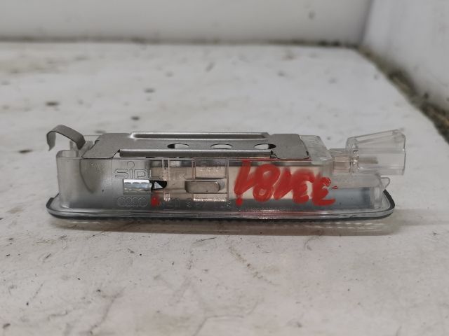 bontott AUDI A4 B7 Beltér Világítás Első