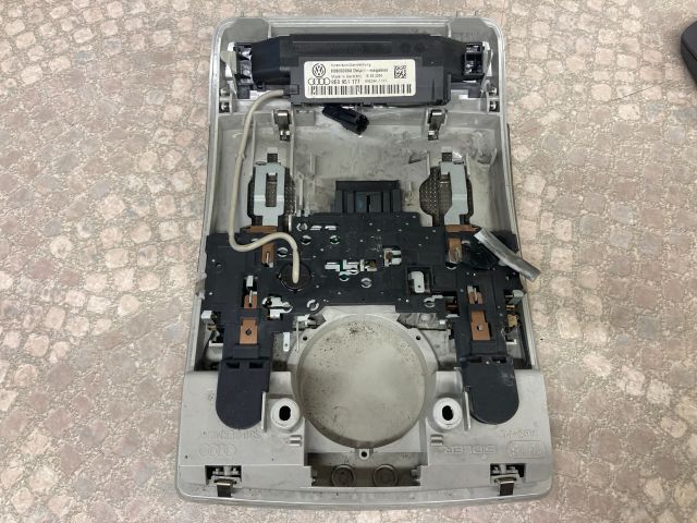 bontott AUDI A4 B7 Beltér Világítás Első