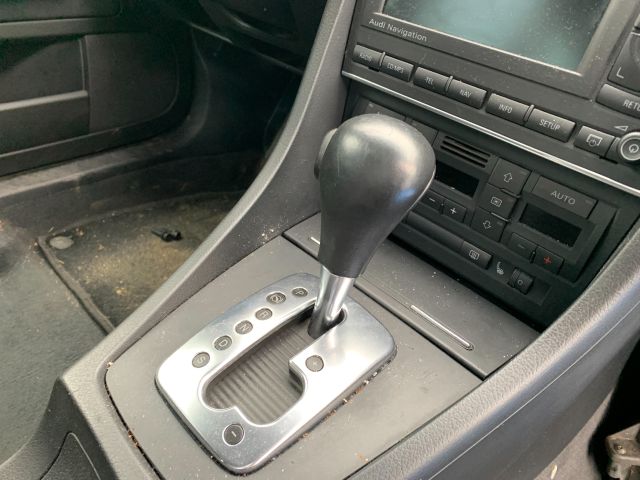 bontott AUDI A4 B7 Biztosítéktábla Doboz