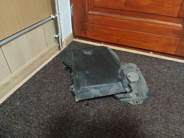 bontott AUDI A4 B7 Biztosítéktábla Doboz