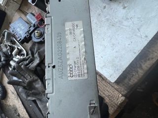 bontott AUDI A4 B7 CD / DVD Tár