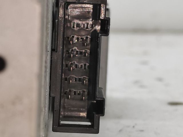 bontott AUDI A4 B7 CD / DVD Tár