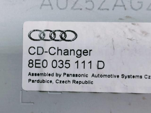 bontott AUDI A4 B7 CD / DVD Tár