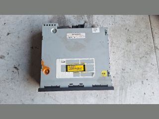 bontott AUDI A4 B7 CD / DVD Tár