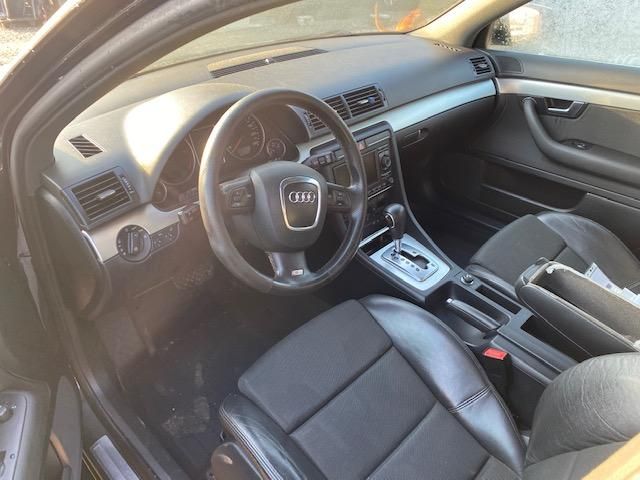 bontott AUDI A4 B7 CD / DVD Tár