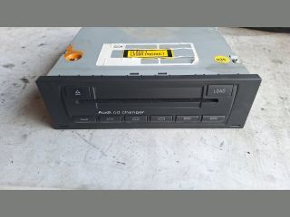 bontott AUDI A4 B7 CD / DVD Tár