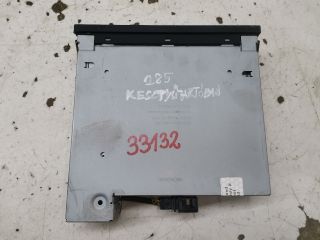 bontott AUDI A4 B7 CD / DVD Tár