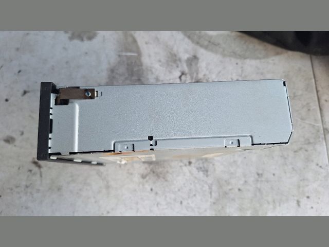 bontott AUDI A4 B7 CD / DVD Tár