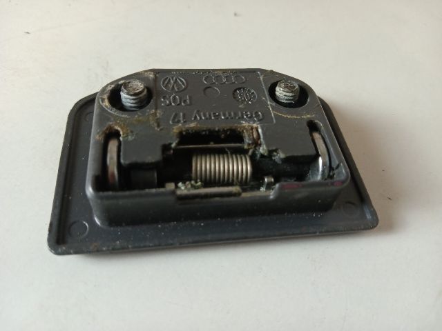 bontott AUDI A4 B7 Csomagrögzítő