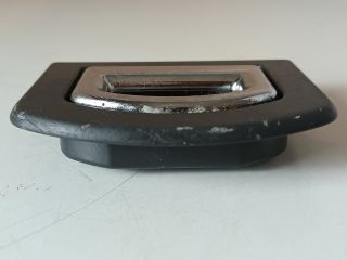 bontott AUDI A4 B7 Csomagrögzítő